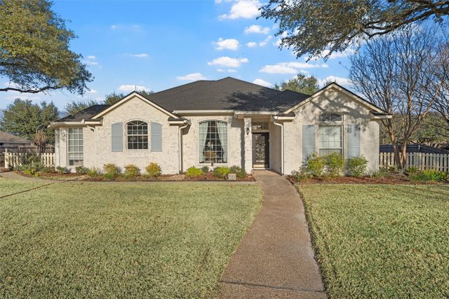 840 Country Lane Drive, Mcgregor, TX 76657