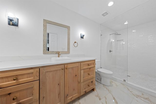 840 Country Lane Drive, Mcgregor, TX 76657