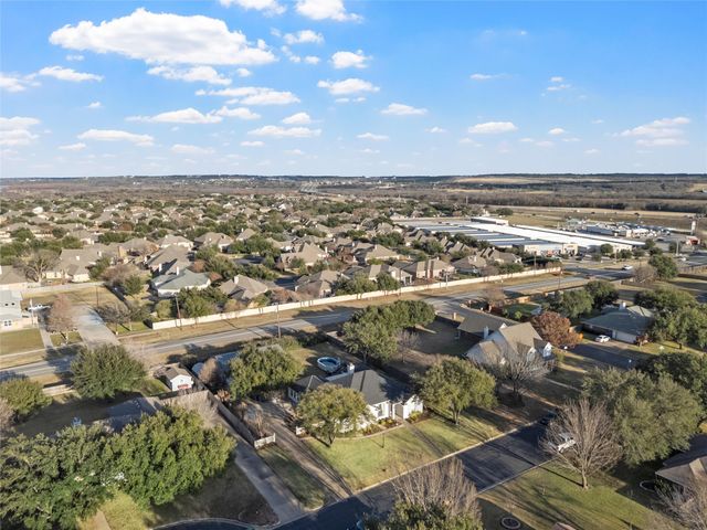 840 Country Lane Drive, Mcgregor, TX 76657