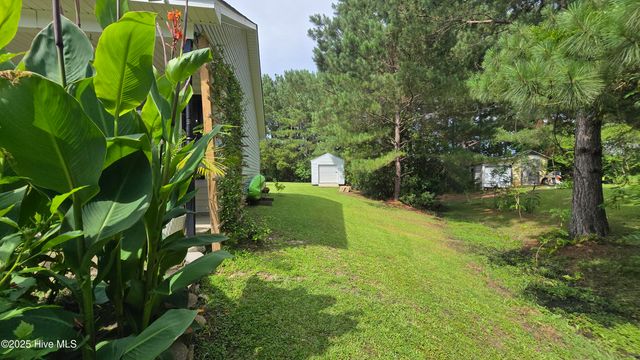 108 Willowbend Drive, Burgaw, NC 28425