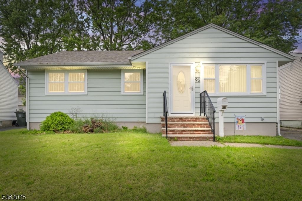 95 1St Ave, Woodbridge Twp., NJ 07064