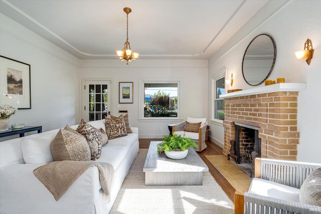 1709 Spring Mountain Rd, St. Helena, CA 94574