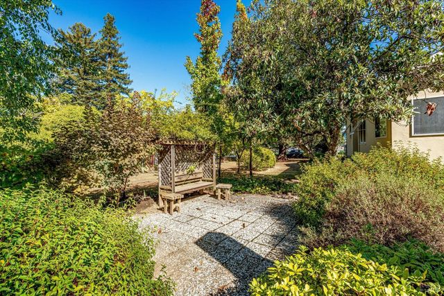 1709 Spring Mountain Rd, St. Helena, CA 94574