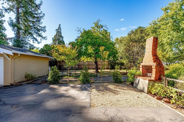 1709 Spring Mountain Rd, St. Helena, CA 94574