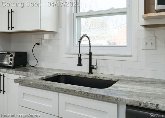 261 Reitman Court, Rochester Hills, MI 48307