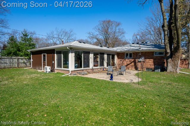 261 Reitman Court, Rochester Hills, MI 48307