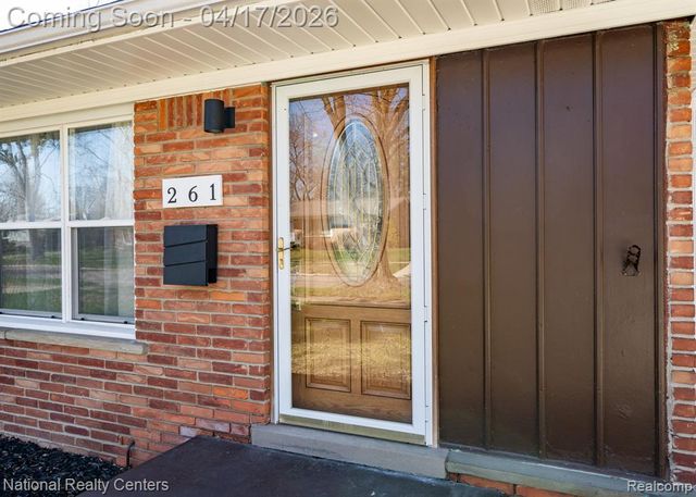 261 Reitman Court, Rochester Hills, MI 48307