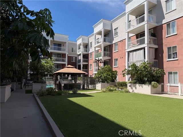 3740 Santa Rosalia Road Unit 425, Los Angeles, CA 90008