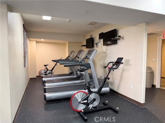 3740 Santa Rosalia Road Unit 425, Los Angeles, CA 90008