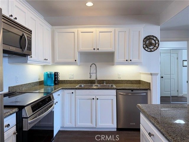 3740 Santa Rosalia Road Unit 425, Los Angeles, CA 90008