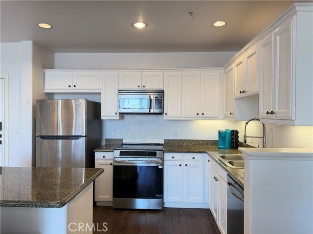 3740 Santa Rosalia Road Unit 425, Los Angeles, CA 90008