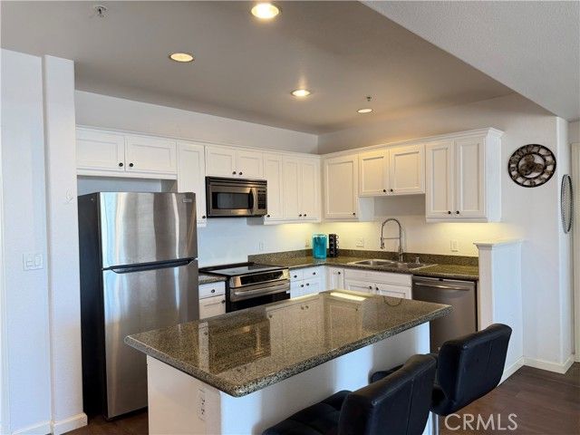 3740 Santa Rosalia Road Unit 425, Los Angeles, CA 90008