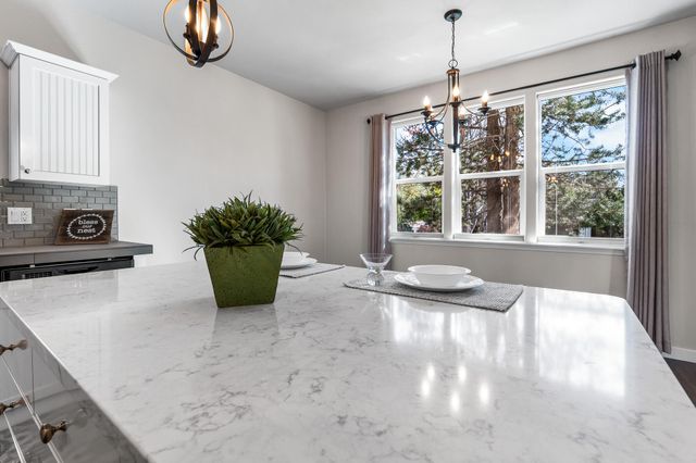 20392 Aberdeen Drive, Bend, OR 97702