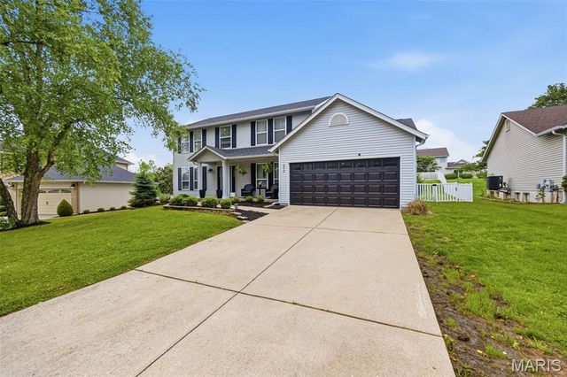 5014 Royal Burgess Drive, St Peters, MO 63304