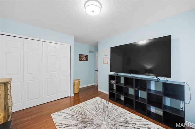 5014 Royal Burgess Drive, St Peters, MO 63304