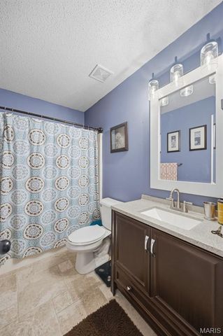 5014 Royal Burgess Drive, St Peters, MO 63304