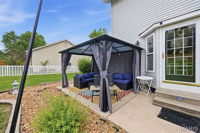 5014 Royal Burgess Drive, St Peters, MO 63304