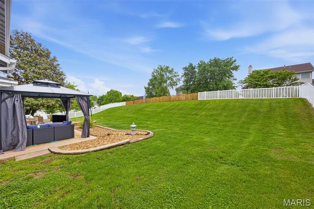 5014 Royal Burgess Drive, St Peters, MO 63304
