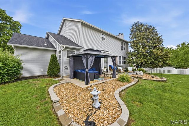 5014 Royal Burgess Drive, St Peters, MO 63304