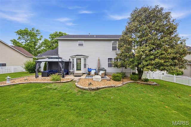 5014 Royal Burgess Drive, St Peters, MO 63304