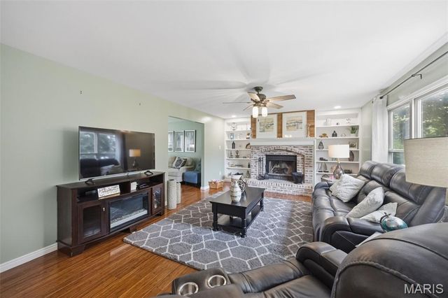 5014 Royal Burgess Drive, St Peters, MO 63304