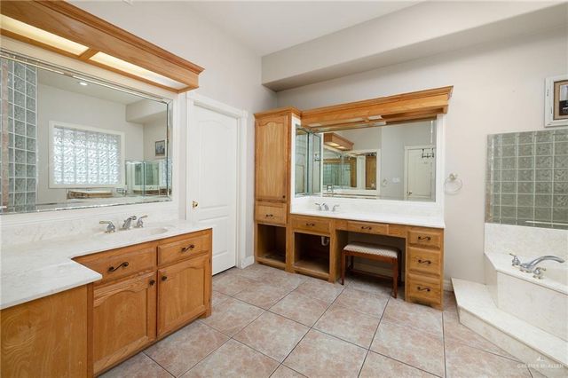 23725 N Val Verde Road, Edinburg, TX 78542