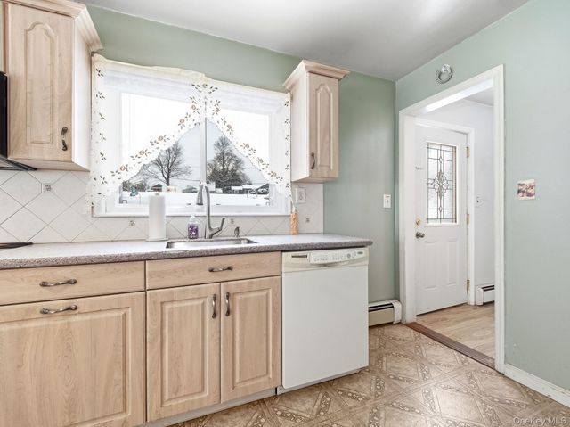 5 N Shenorock Drive, Yorktown Heights, NY 10598