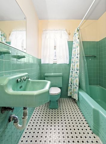 5 N Shenorock Drive, Yorktown Heights, NY 10598