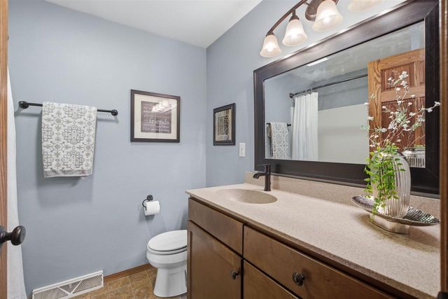 1502 E CRANBERRY DRIVE, Appleton, WI 54915