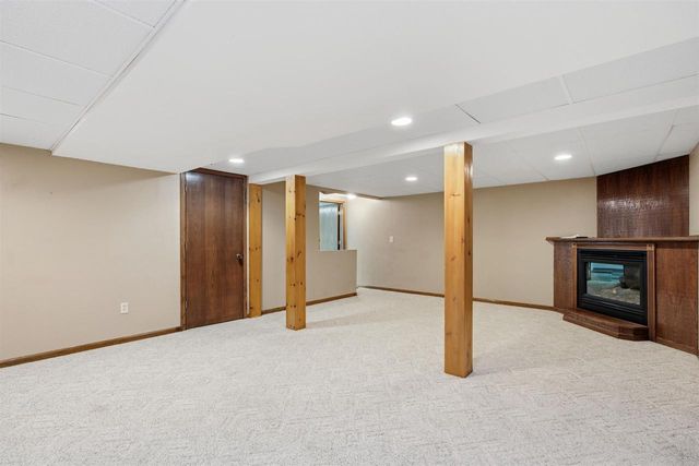 1502 E CRANBERRY DRIVE, Appleton, WI 54915