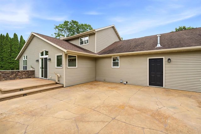 1502 E CRANBERRY DRIVE, Appleton, WI 54915