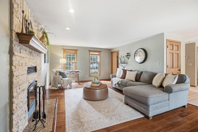 1502 E CRANBERRY DRIVE, Appleton, WI 54915