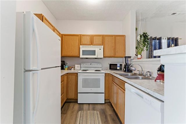 1686 Camden Forrest Trail, Riverdale, GA 30296