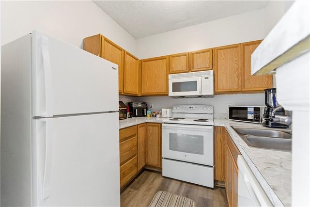 1686 Camden Forrest Trail, Riverdale, GA 30296