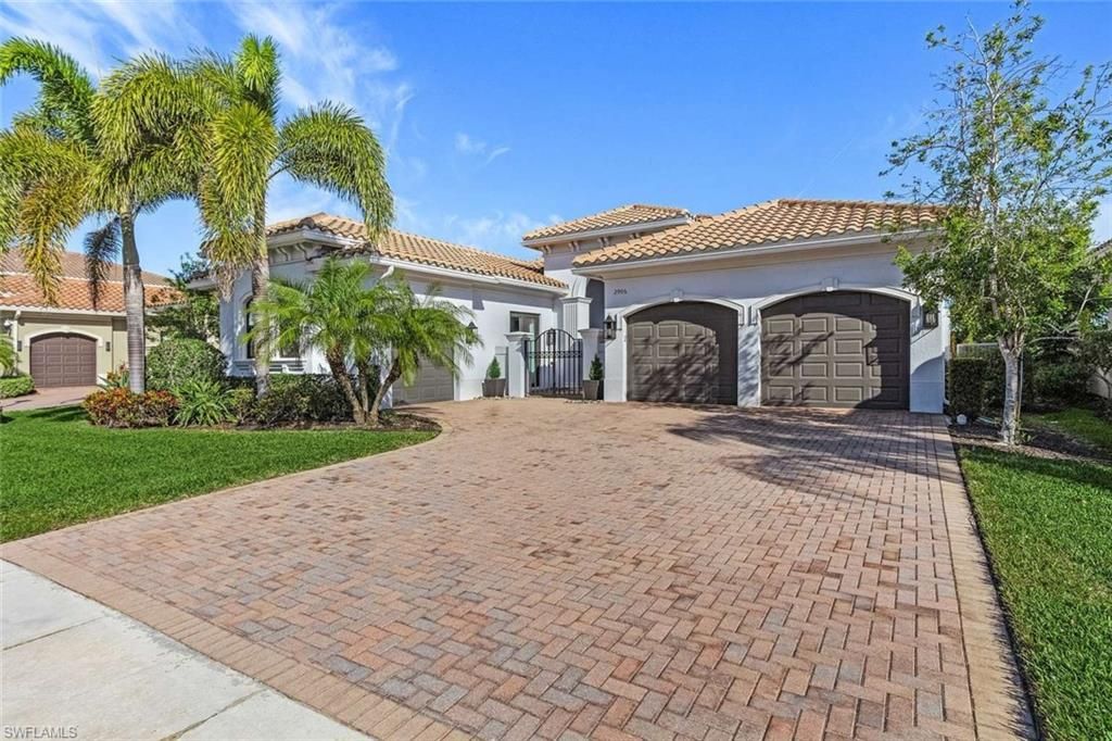 2906 Cinnamon Bay CIR, Naples, FL 34119