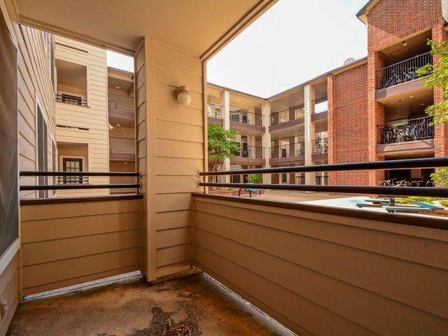 501 W 26th ST 102, Austin, TX 78705