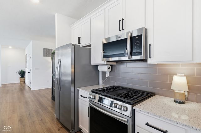 5577 Volanti Way, Greenwood, IN 46143