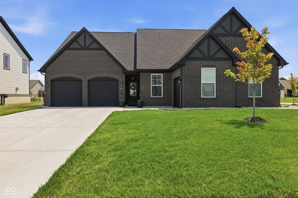 5577 Volanti Way, Greenwood, IN 46143