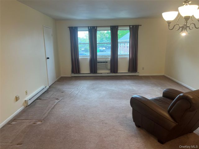 100 connetquot Avenue 26, East Islip, NY 11730