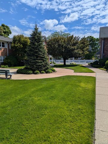 100 connetquot Avenue 26, East Islip, NY 11730