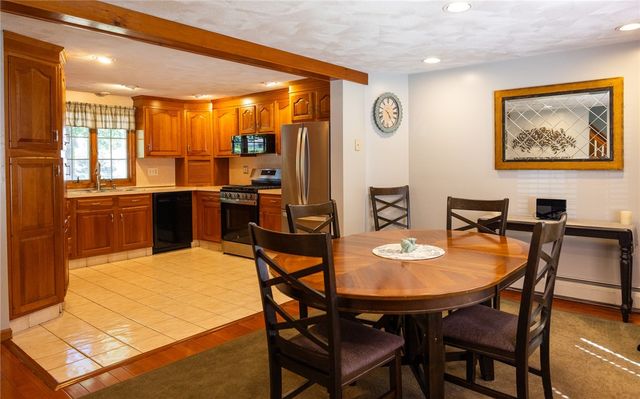 14 Sutton Street, Smithfield, RI 02828
