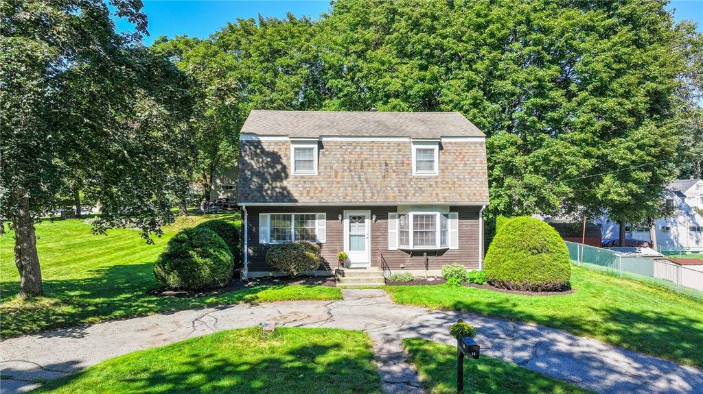 14 Sutton Street, Smithfield, RI 02828