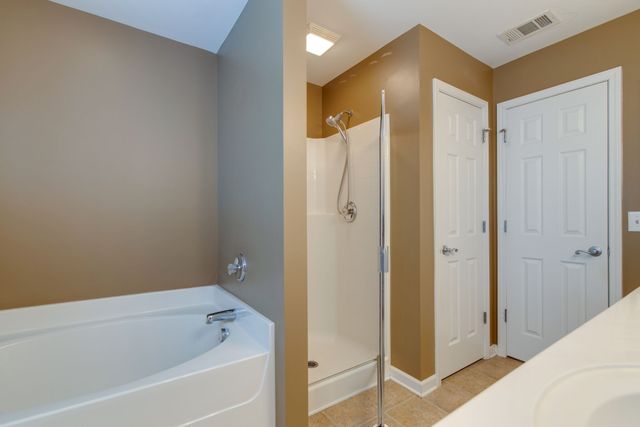 7802 Kemberton Dr, W, Nolensville, TN 37135