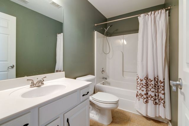 7802 Kemberton Dr, W, Nolensville, TN 37135
