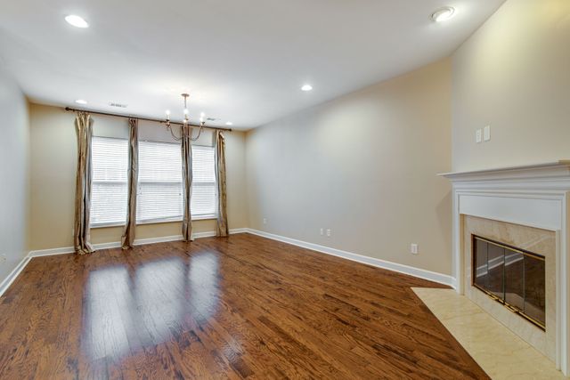 7802 Kemberton Dr, W, Nolensville, TN 37135