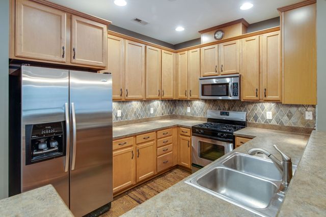 7802 Kemberton Dr, W, Nolensville, TN 37135