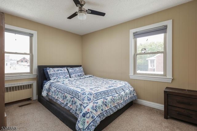 825 Dennis Pl, Linden City, NJ 07036