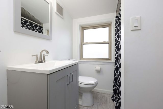 825 Dennis Pl, Linden City, NJ 07036