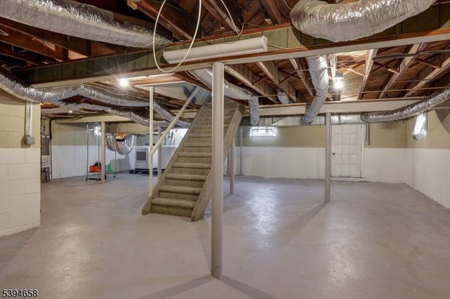 825 Dennis Pl, Linden City, NJ 07036