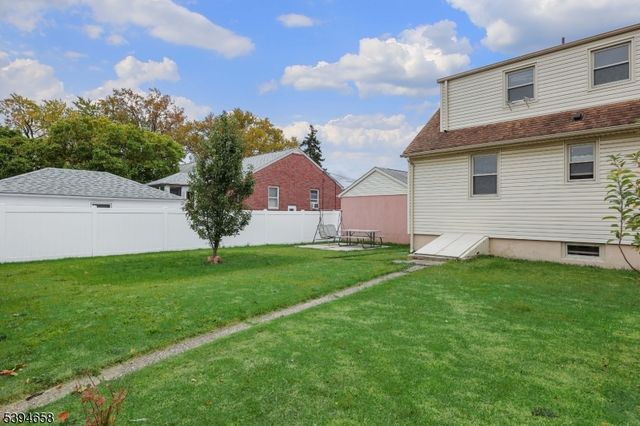 825 Dennis Pl, Linden City, NJ 07036